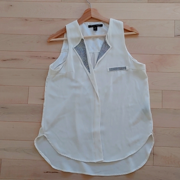 Not wearing - Picture 1 of 3